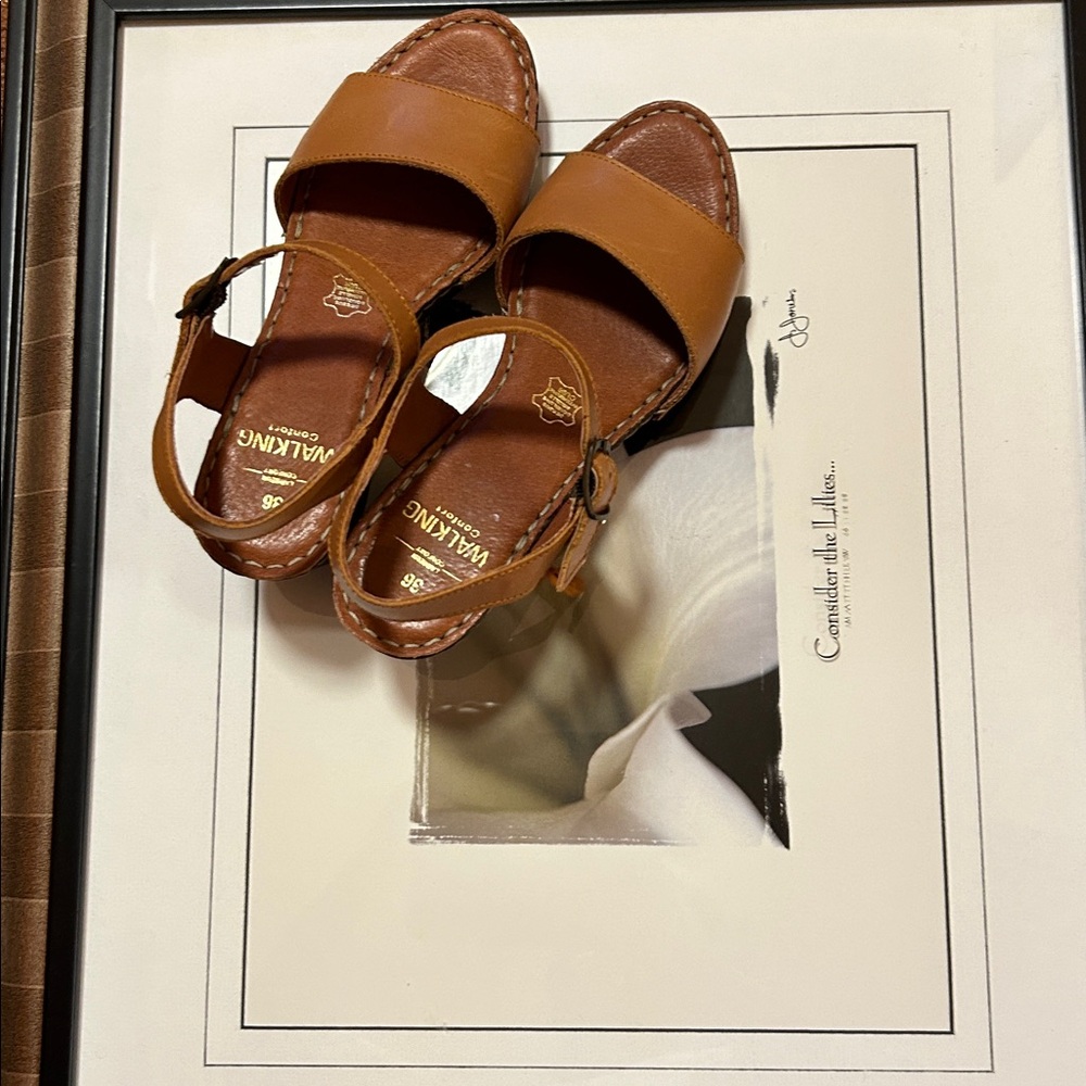 Walking Confort Tan Leather Sandals